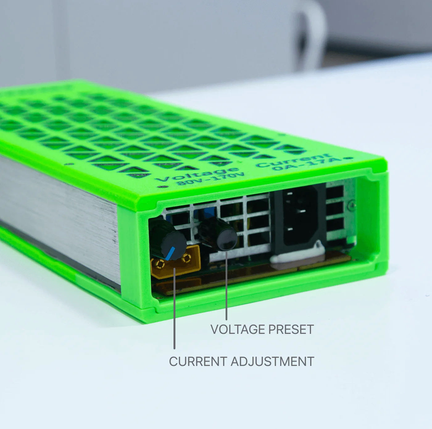PIDZOOM FAST CHARGER HW170 long-term consistency boasts reliability and adaptability